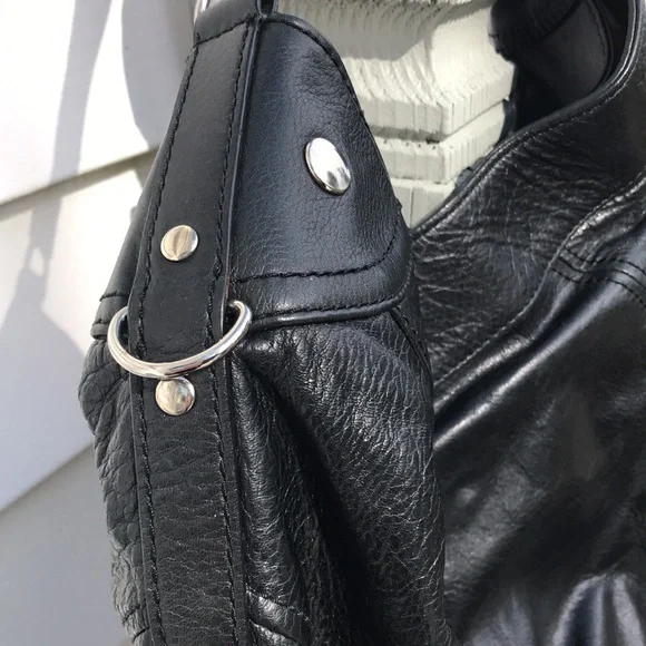 Andrew Marc New York Black Leather Shoulder Bag - Picture 4 of 9